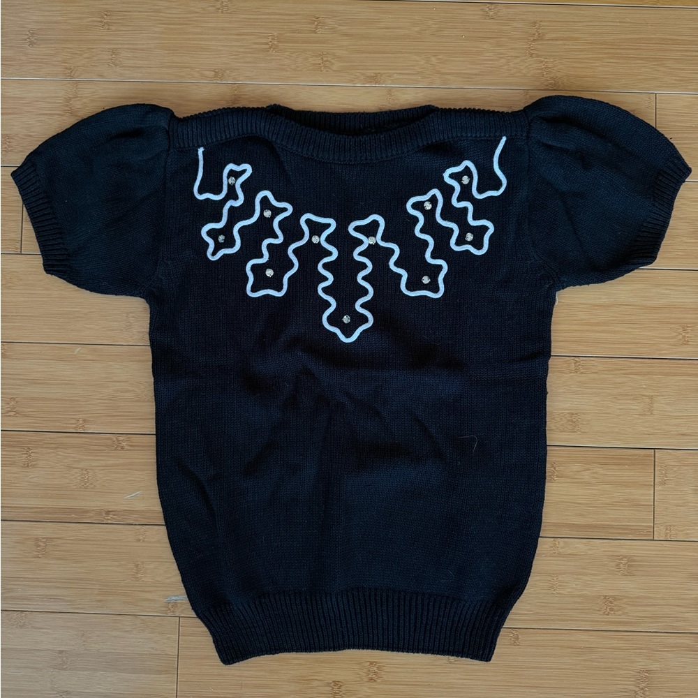Wye Oaks vintage Black Sweater with White Accents